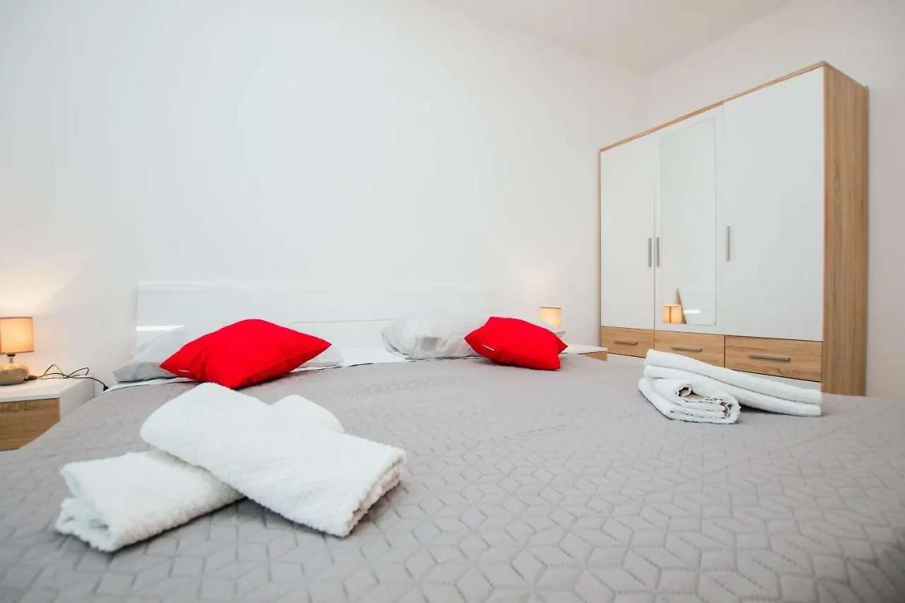 Apartment Arbanija 1122B Trogir