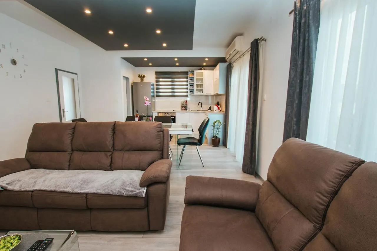 Apartment Arbanija 1122B Trogir 0*,  Hırvatistan