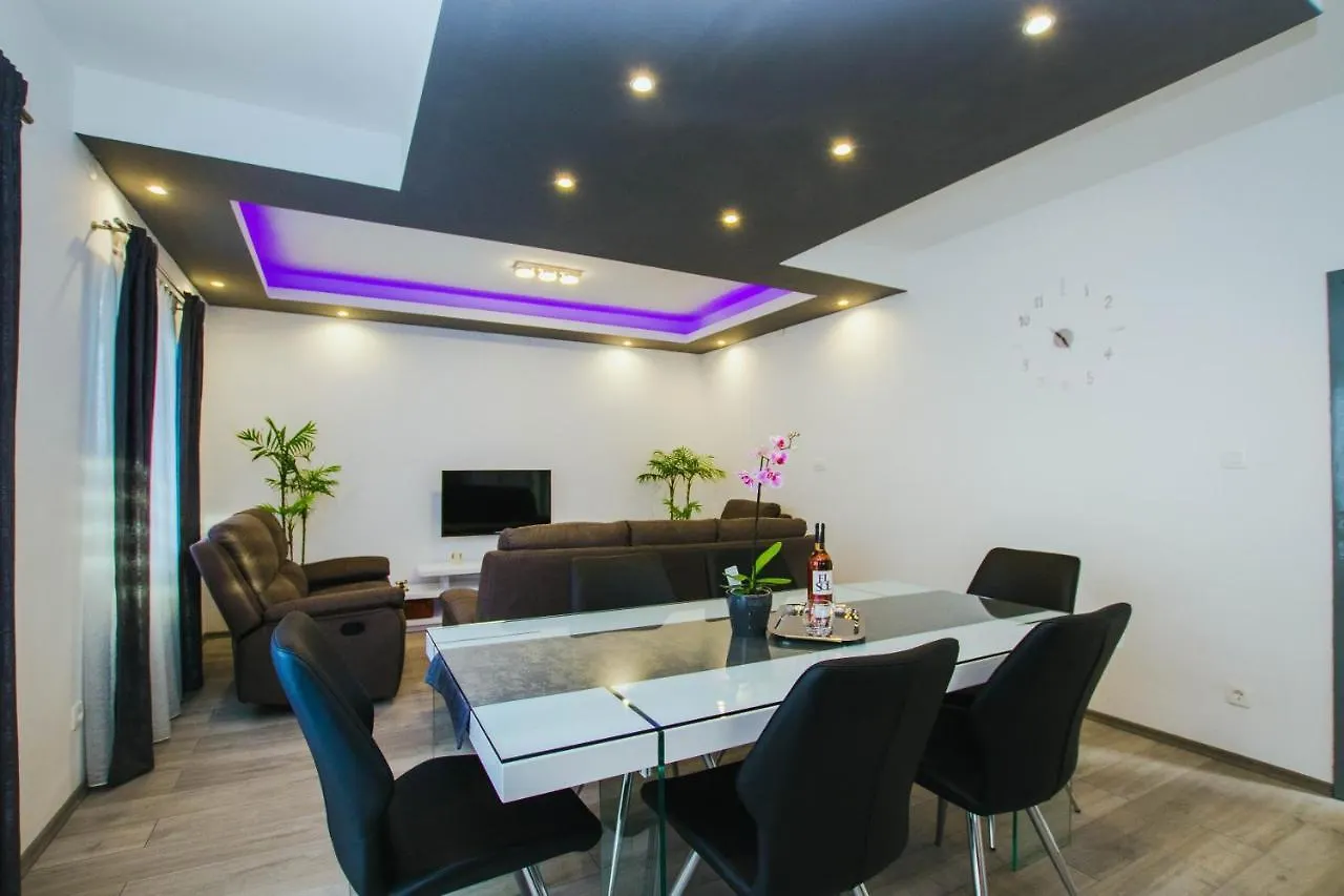 Apartment Arbanija 1122B Trogir